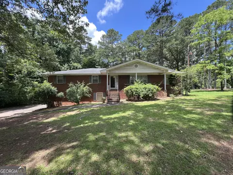 5277 Scofield Rd, College Park, GA 30349