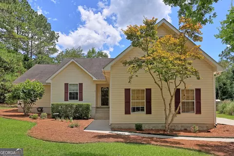 709 Hillwood Dr, Statesboro, GA 30458