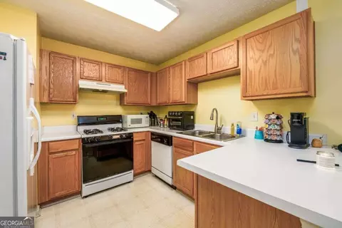 455 Lakeside Cir, Covington, GA 30016 photo 8