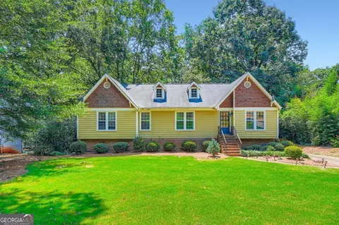350 Lamplighter Ln SE, Marietta, GA 30067