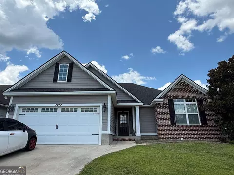 4247 Shadow Garden Dr, Hahira, GA 31632