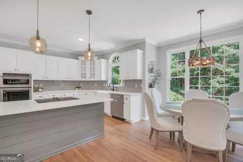 Kitchen - 100 Castlebrook Chase, Tyrone, GA 30290 photo 3 of 9