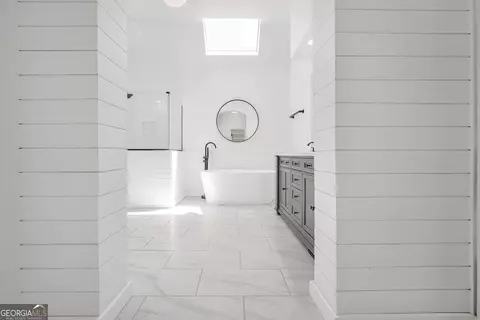 Bath - 100 Castlebrook Chase, Tyrone, GA 30290 photo 10 of 17