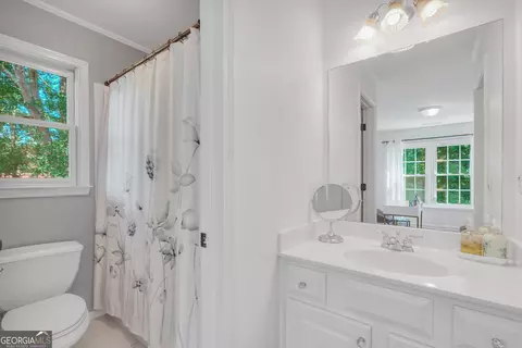 Bath - 100 Castlebrook Chase, Tyrone, GA 30290 photo 13 of 17