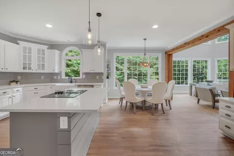 Kitchen - 100 Castlebrook Chase, Tyrone, GA 30290 photo 5 of 9