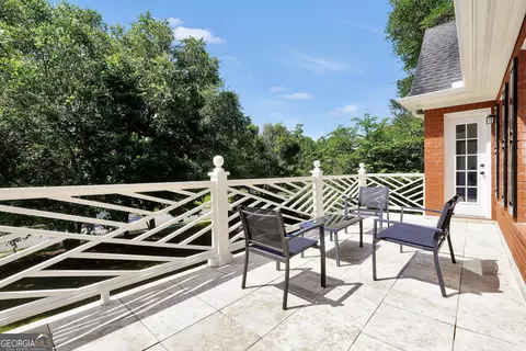 Exterior - 100 Castlebrook Chase, Tyrone, GA 30290 photo 6 of 12