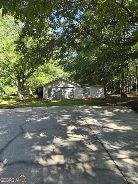 Exterior - 140 Dixie Ln, Covington, GA 30014 photo 4 of 14