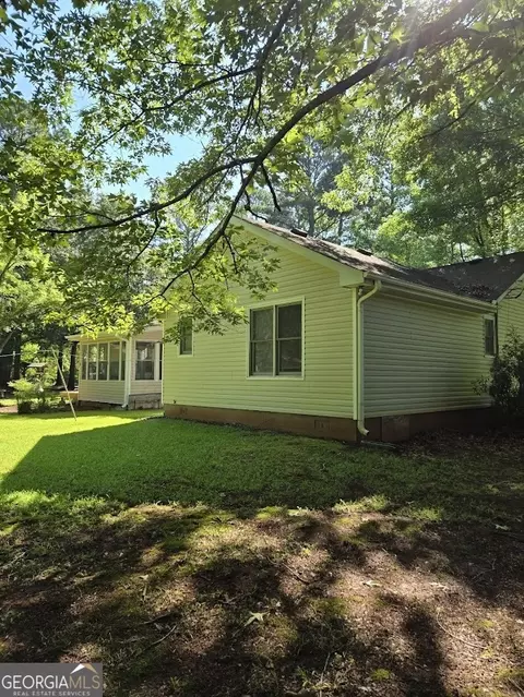 Exterior - 140 Dixie Ln, Covington, GA 30014 photo 8 of 14