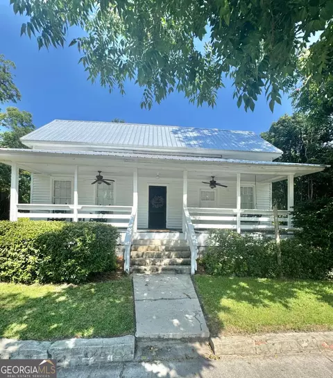 512 NW Main St, Collins, GA 30421