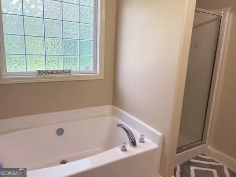 Bath - 109 Jasmine Ln, Lagrange, GA 30241 photo 3 of 4