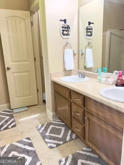 Bath - 109 Jasmine Ln, Lagrange, GA 30241 photo 2 of 4