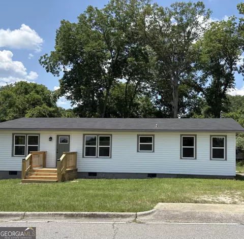 502 Karen Dr, Eastman, GA 31023