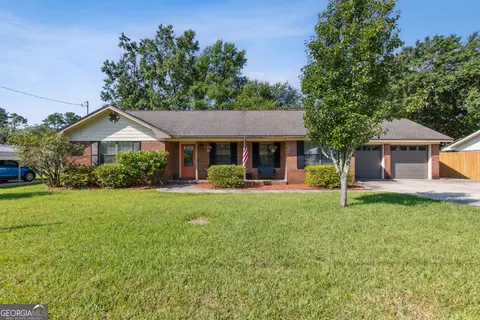 215 W Peach Ave, Kingsland, GA 31548