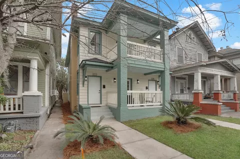 222 W 38th St, Savannah, GA 31401