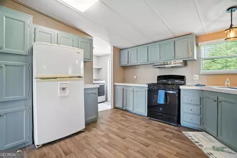 Kitchen - 734 Harmony School Rd, Jasper, GA 30143 photo 1 of 2