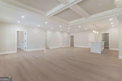 Living - 540 Sunset Ave, Comer, GA 30629 photo 6 of 10