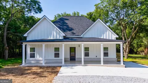 540 Sunset Ave, Comer, GA 30629