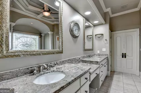 Bath - 8455 Abingdon Ln, Duluth, GA 30097 photo 2 of 12