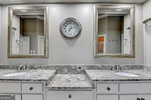 Bath - 8455 Abingdon Ln, Duluth, GA 30097 photo 6 of 12