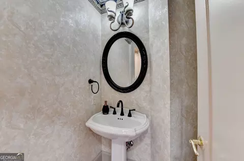Bath - 8455 Abingdon Ln, Duluth, GA 30097 photo 1 of 12