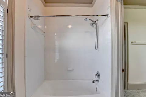 Bath - 8455 Abingdon Ln, Duluth, GA 30097 photo 8 of 12