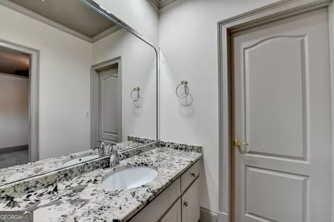 Bath - 8455 Abingdon Ln, Duluth, GA 30097 photo 9 of 12