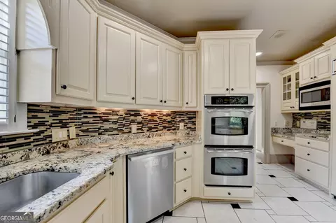 Kitchen - 8455 Abingdon Ln, Duluth, GA 30097 photo 3 of 9