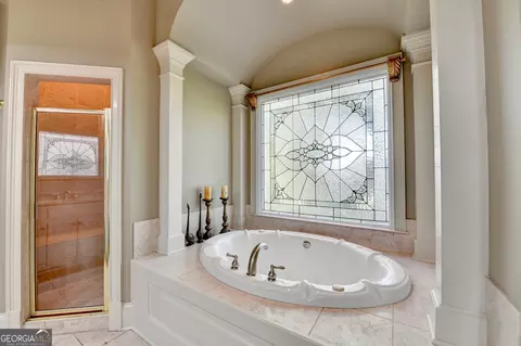 Bath - 8455 Abingdon Ln, Duluth, GA 30097 photo 4 of 12