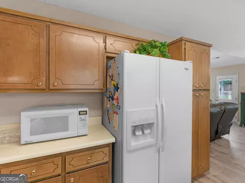 Kitchen - 2866 Rosecommons Dr, Hampton, GA 30228 photo 4 of 5