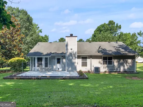 Exterior - 2866 Rosecommons Dr, Hampton, GA 30228 photo 6 of 7
