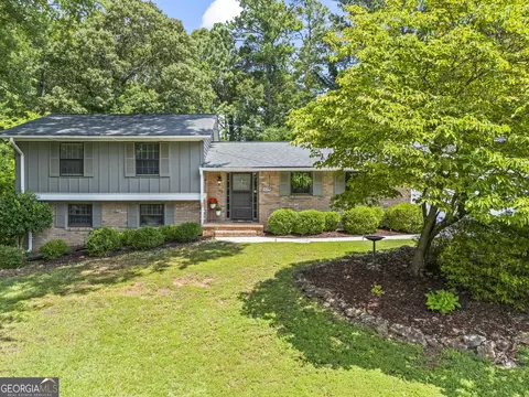 579 Chapman Dr, Marietta, GA 30066