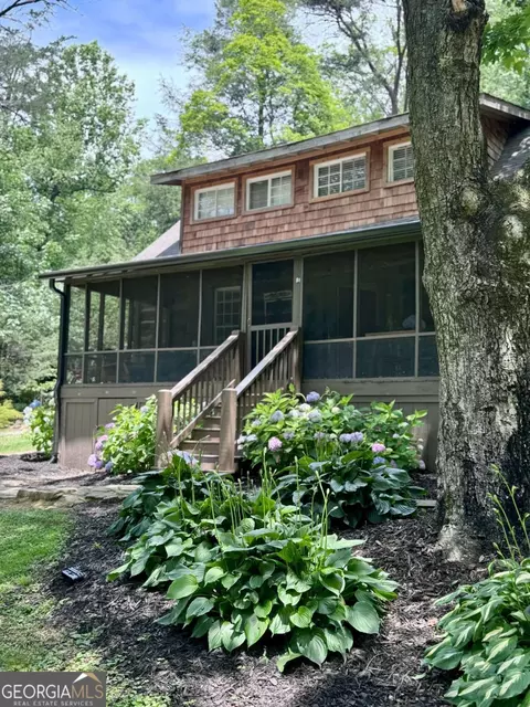 19 Mccoy St, Mountain City, GA 30562
