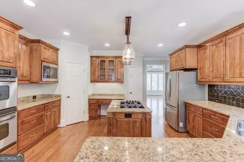 Kitchen - 2748 Hidden Falls Dr, Buford, GA 30519 photo 2 of 5