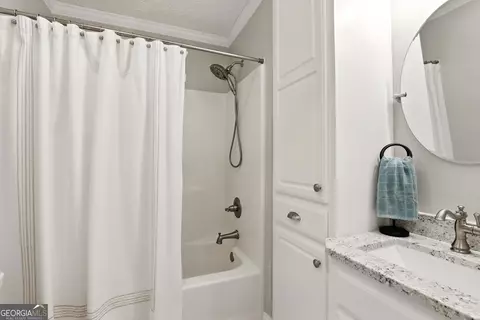 Bath - 200 Forest St, Cornelia, GA 30531 photo 1 of 5