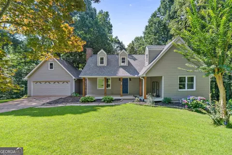 4617 Kingswood Dr, Flowery Branch, GA 30542
