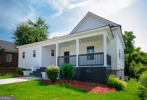 30 Pinson St, Newnan, GA 30263