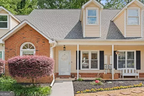 1062 Sasha Ln, Roswell, GA 30075