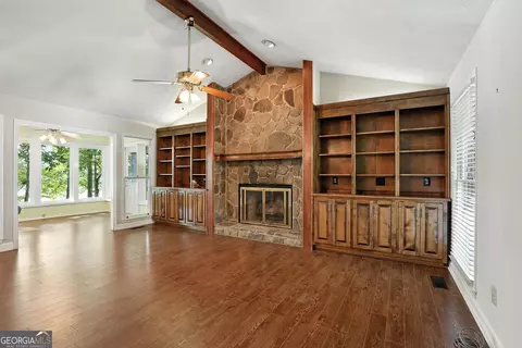 Living - 119 Ridgemore Cir, Toccoa, GA 30577 photo 1 of 4