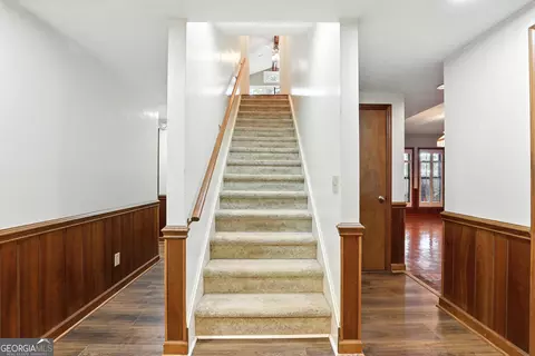 Entry Way - 119 Ridgemore Cir, Toccoa, GA 30577 photo 2 of 3