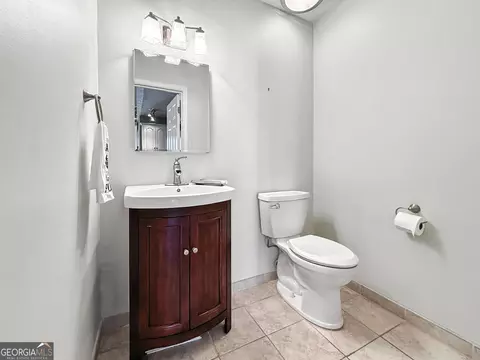 Bath - 119 Ridgemore Cir, Toccoa, GA 30577 photo 1 of 5