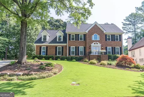 366 Coopers Pond Dr, Lawrenceville, GA 30044