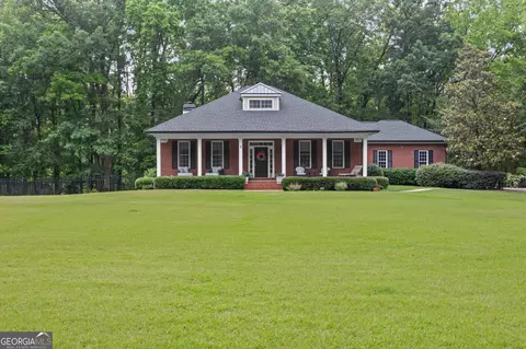 1121 Country Club Rd, Newnan, GA 30263