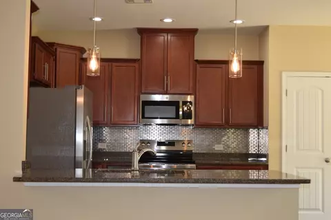 Kitchen - 504 Bryant Lake Blvd, Lagrange, GA 30241 photo 3 of 3