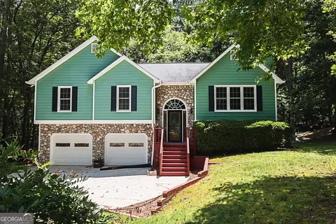 328 Eagle Pointe Dr, Dallas, GA 30132