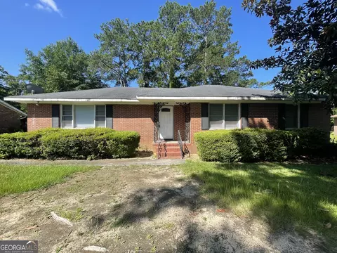 2970 Malibu Dr, Macon, GA 31211