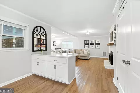 Entry Way - 123 Willowdell Dr, Toccoa, GA 30577 photo 3 of 4