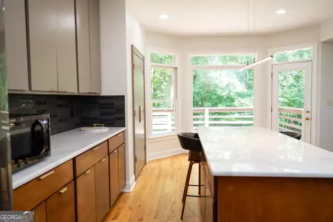 Kitchen - 108 Hunters Ridge Dr, Lagrange, GA 30240 photo 6 of 10