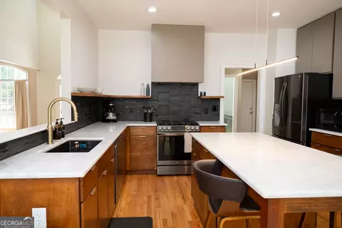 Kitchen - 108 Hunters Ridge Dr, Lagrange, GA 30240 photo 1 of 10