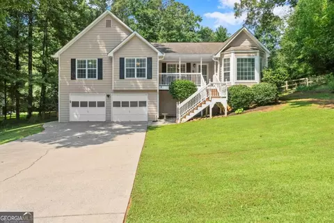 15 Miners Pt SE, Acworth, GA 30102