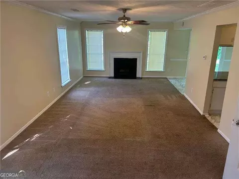 5040 Brittany Dr, Stone Mountain, GA 30083